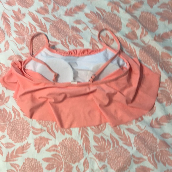 Sweet Ruffled Swimsuit - Picture 5 of 6